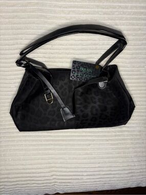 Privata’s Black Leopard-Texture Shoulder Bag